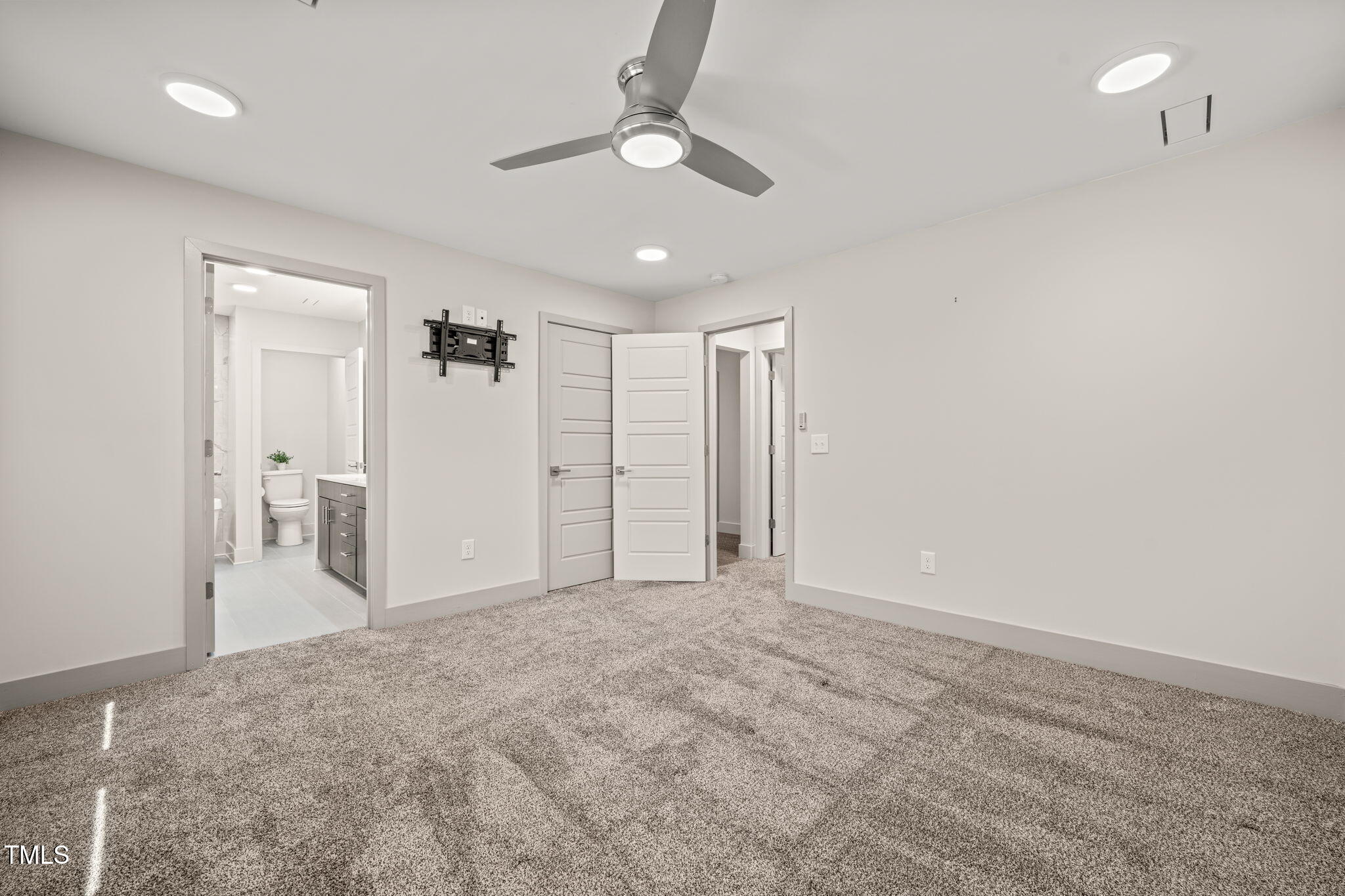 11801 Old Creedmoor Road Raleigh, NC 27613 - Photo 23 of 52 a view of an empty room