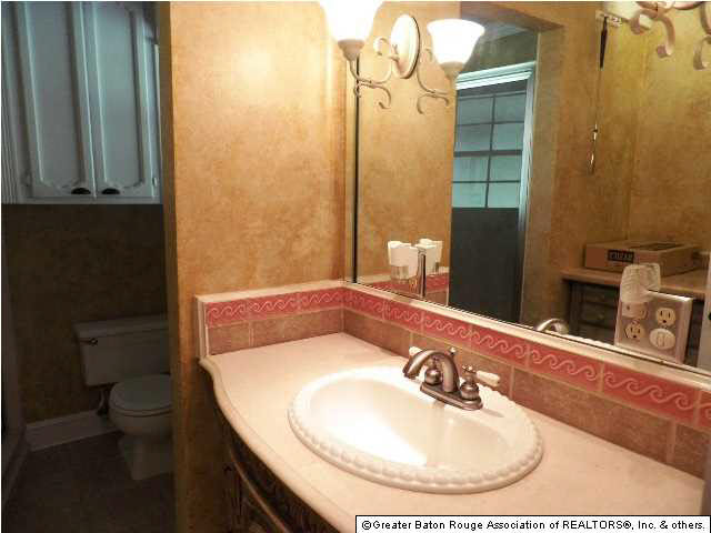 9240 North Ridgewood Drive Baton Rouge, LA 70814 - Photo 4 of 14 Gallery Image 4