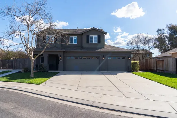 $640,000 | 6904 Melody Court, Hughson, CA 95326