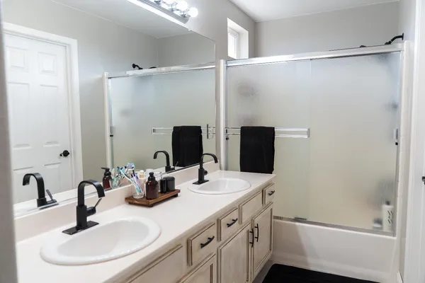 $640,000 | 6904 Melody Court, Hughson, CA 95326