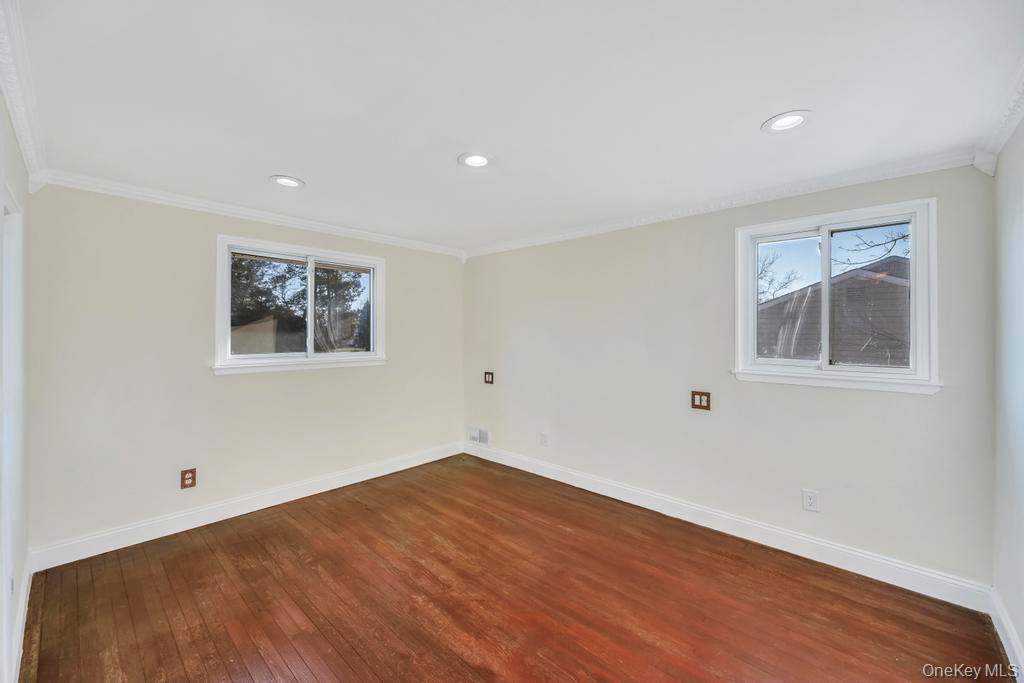 16 Phipps Lane Plainview, NY 11803 - Photo 16 of 26