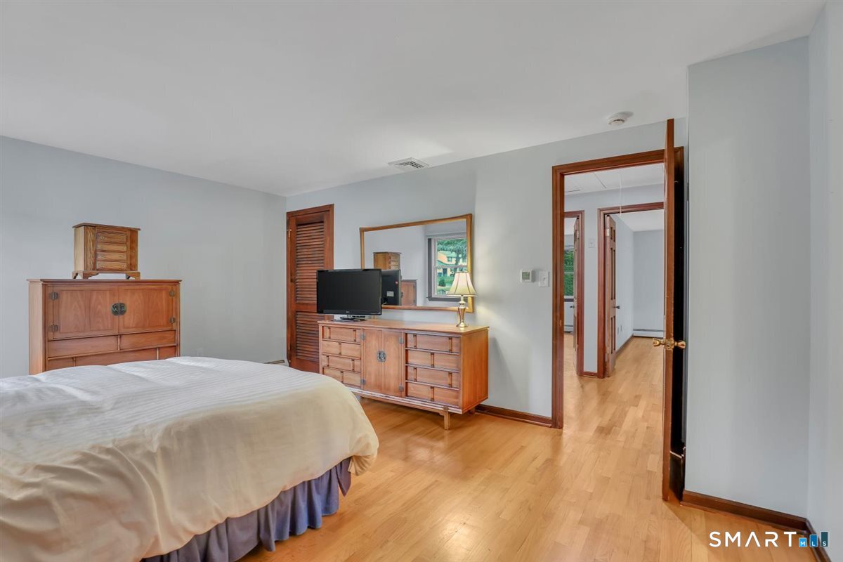 190 Valley View Road Manchester, CT 06040 - Photo 15 of 34 Gallery Image 15