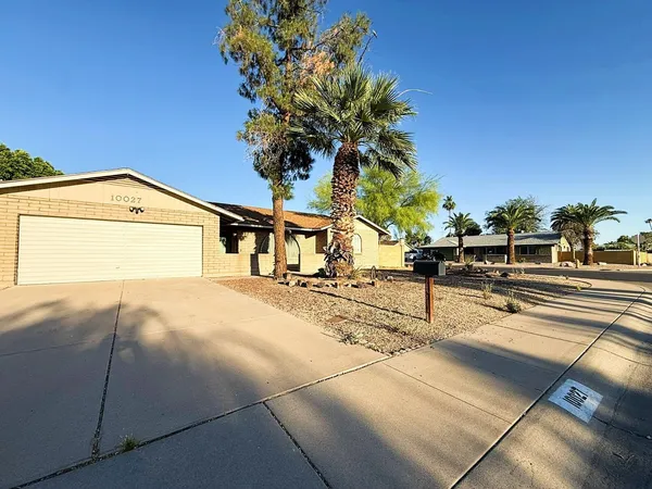 $1,995 | 10027 North 34th Lane, Phoenix, AZ 85051