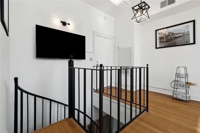 $2,080 | 330 Julia Street, Unit PH3, New Orleans, LA 70130