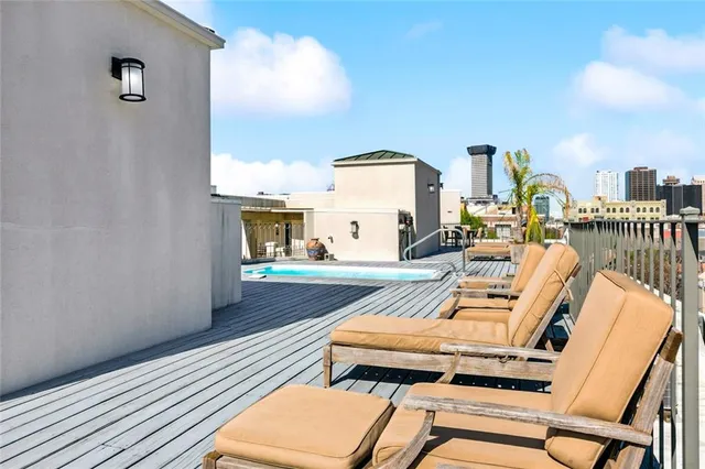 $2,080 | 330 Julia Street, Unit PH3, New Orleans, LA 70130