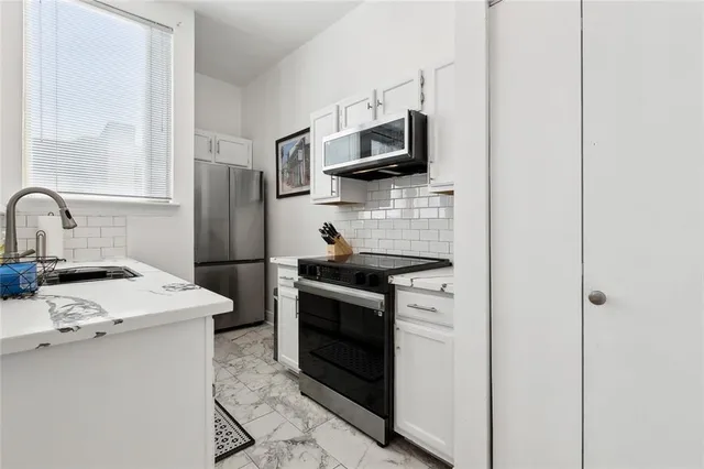 $2,080 | 330 Julia Street, Unit PH3, New Orleans, LA 70130