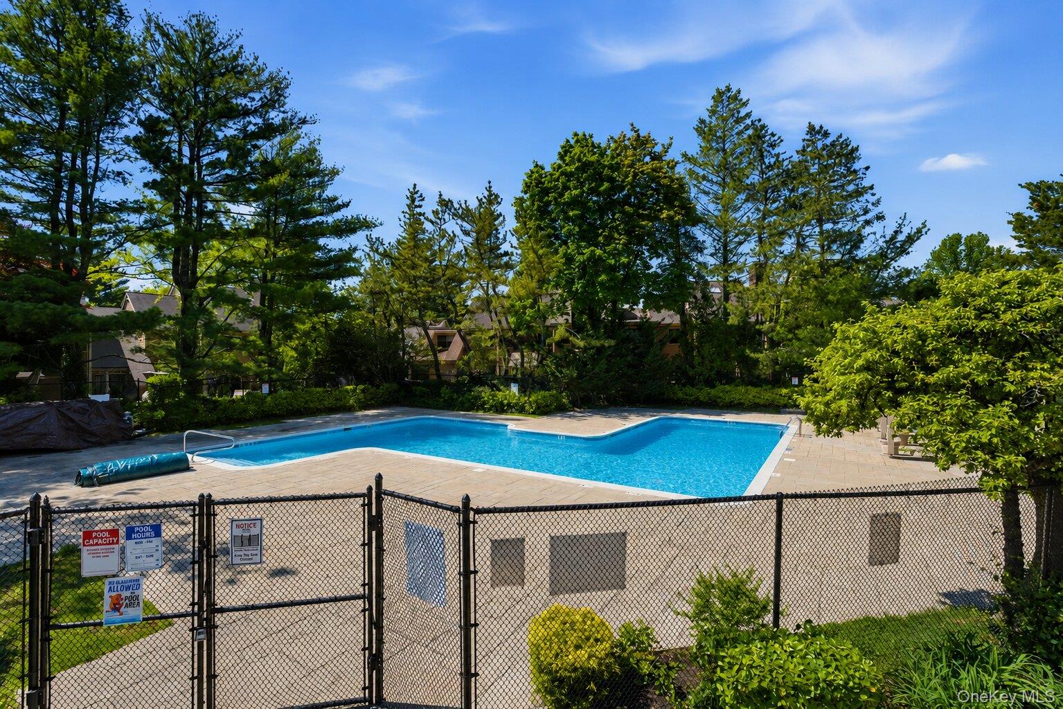 246 Tree Top Crescent Rye Brook, NY 10573 - Photo 14 of 24 Gallery Image 14