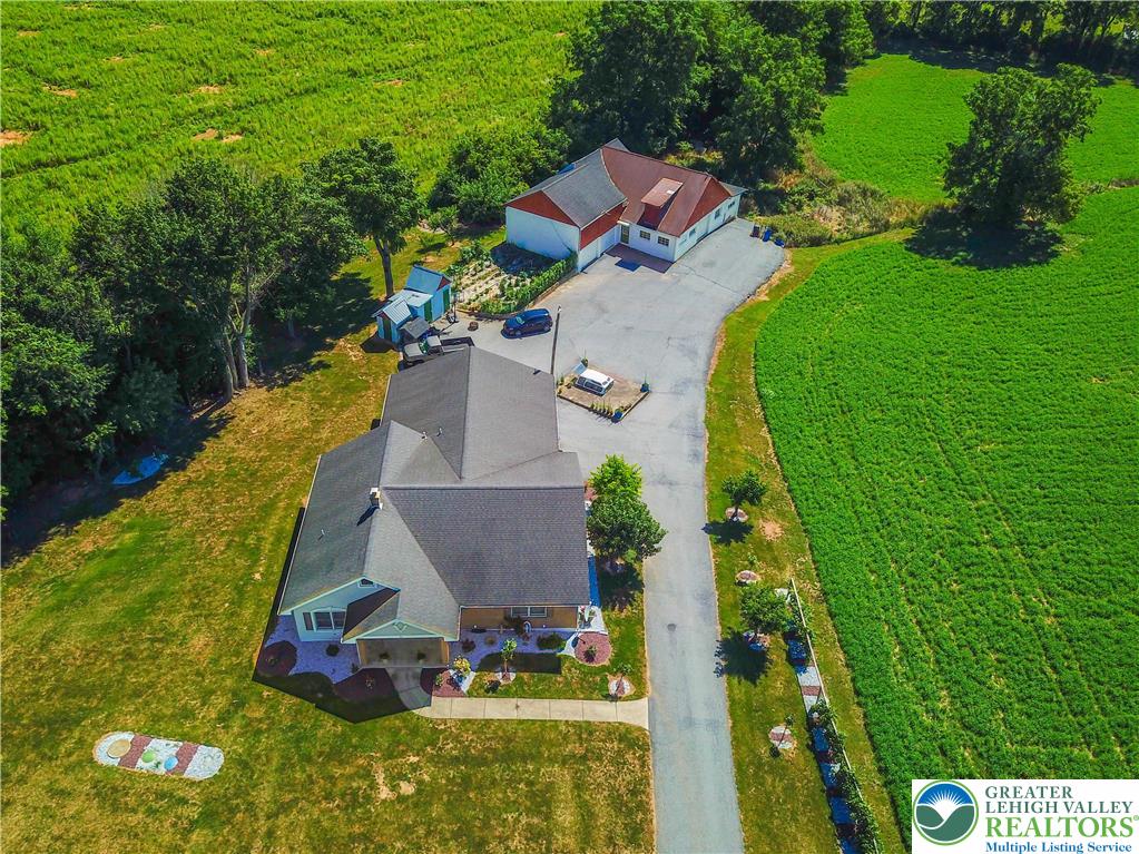 578 Daniels Road Nazareth, PA 18064 - Photo 7 of 45 Gallery Image 7