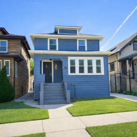 $409,900 | 908 Clinton Avenue, Oak Park, IL 60304