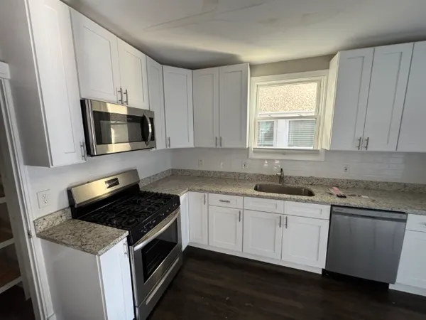 $389,900 | 908 Clinton Avenue, Oak Park, IL 60304