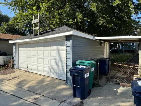 $389,900 | 908 Clinton Avenue, Oak Park, IL 60304