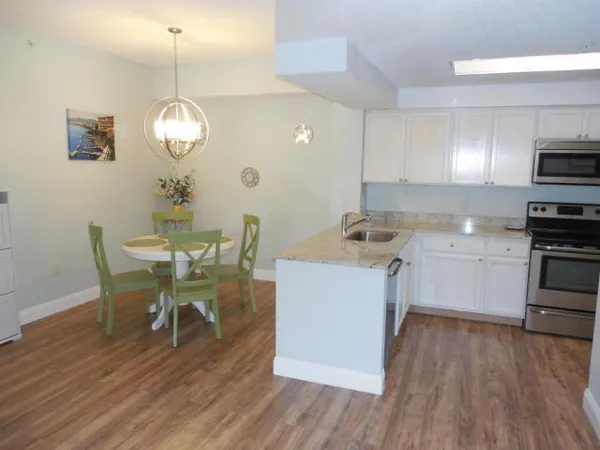 $2,100 | 3022 Alcazar Place, Unit 205, Palm Beach Gardens, FL 33410