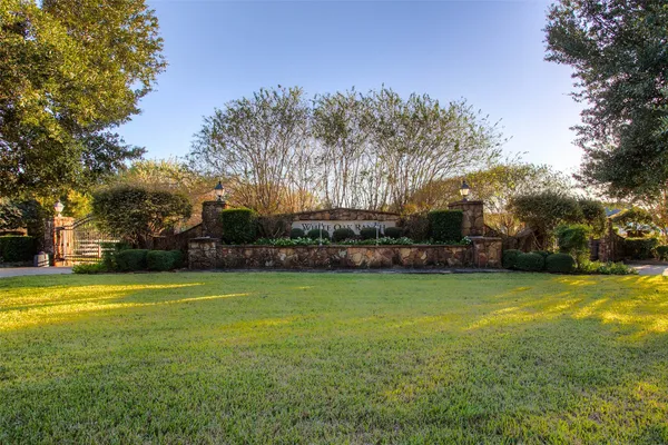 $411,700 | 5757 Lakeside Villas Court, Conroe, TX 77304