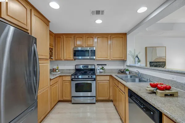$799,900 | 2220 Gellert Boulevard, Unit 4303, South San Francisco, CA 94080