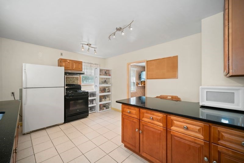 67 Colby Road Quincy, MA 02171 - Photo 7 of 36