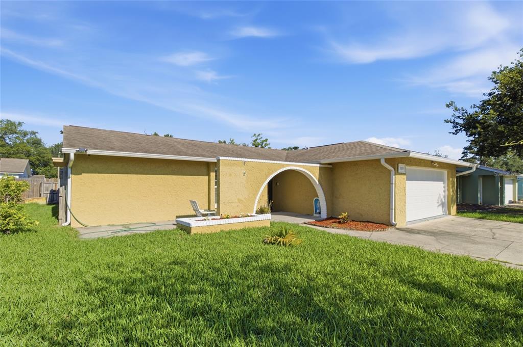 5019 Larch Lane New Port Richey, FL 34653 - Photo 3 of 33