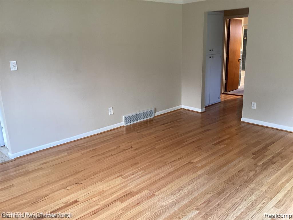 31568 Marblehead Road Farmington, MI 48336 - Photo 13 of 22