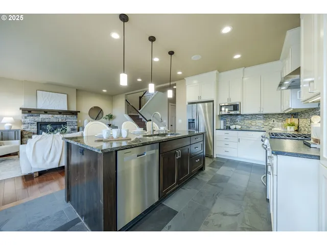 $929,000 | 1930 Sterling Park Place, Eugene, OR 97408