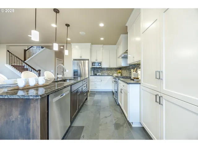 $929,000 | 1930 Sterling Park Place, Eugene, OR 97408