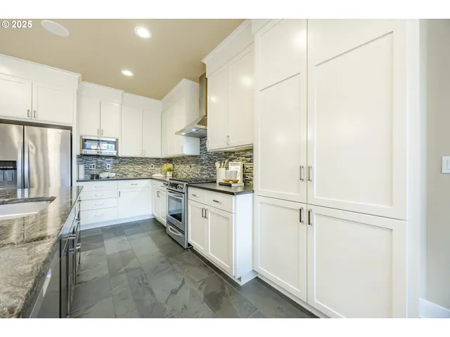 $929,000 | 1930 Sterling Park Place, Eugene, OR 97408