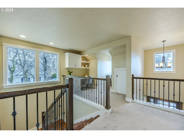 $929,000 | 1930 Sterling Park Place, Eugene, OR 97408
