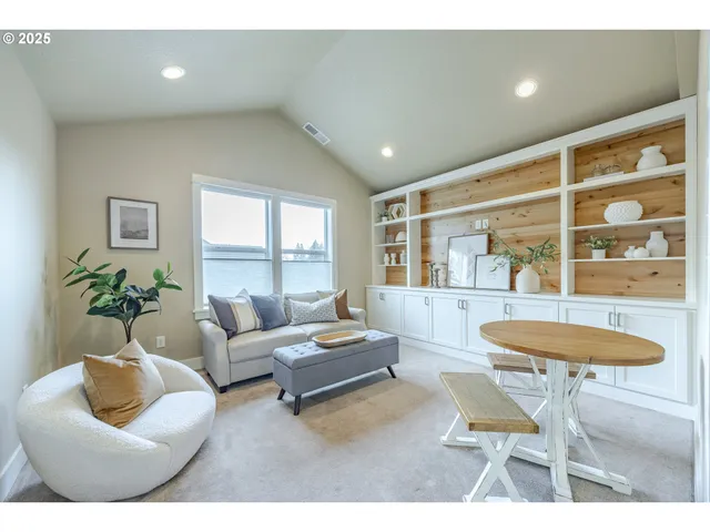 $929,000 | 1930 Sterling Park Place, Eugene, OR 97408