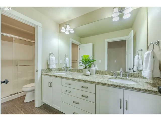 $929,000 | 1930 Sterling Park Place, Eugene, OR 97408