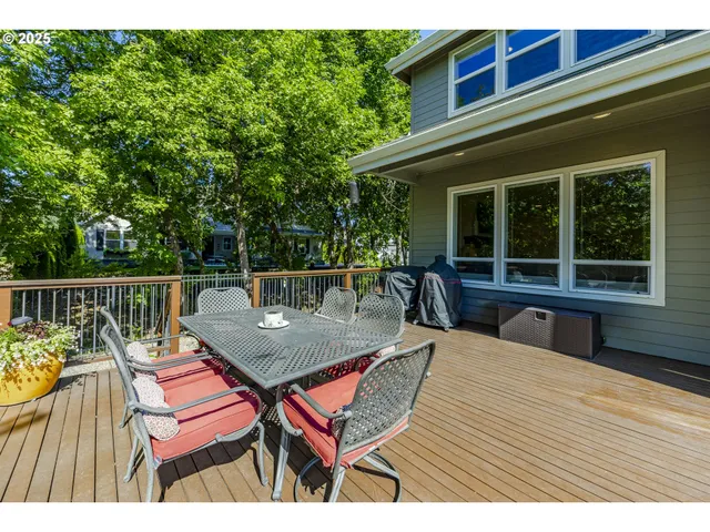 $929,000 | 1930 Sterling Park Place, Eugene, OR 97408