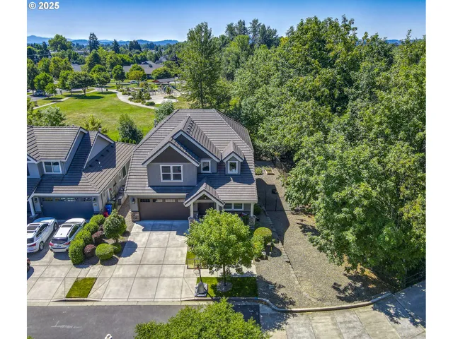 $929,000 | 1930 Sterling Park Place, Eugene, OR 97408
