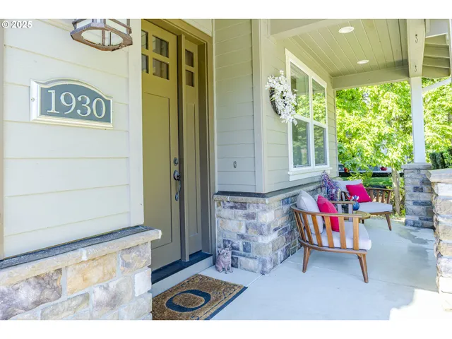 $929,000 | 1930 Sterling Park Place, Eugene, OR 97408