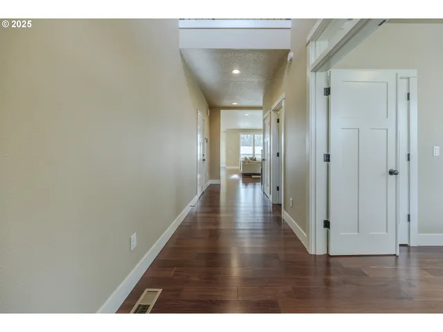 $929,000 | 1930 Sterling Park Place, Eugene, OR 97408