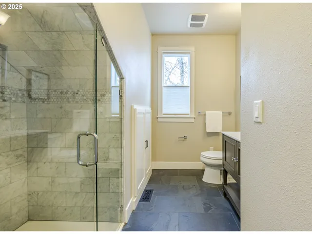 $929,000 | 1930 Sterling Park Place, Eugene, OR 97408