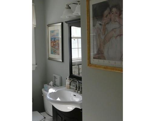 2 Pilgrim Road Chelmsford, MA 01824 - Photo 11 of 22 Gallery Image 11