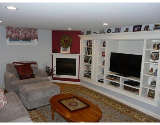 2 Pilgrim Road Chelmsford, MA 01824 - Photo 14 of 22 Gallery Image 14
