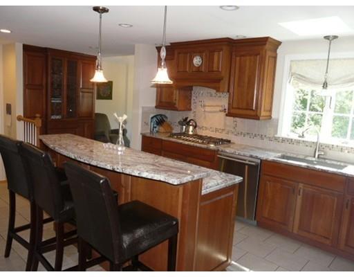 2 Pilgrim Road Chelmsford, MA 01824 - Photo 4 of 22 Gallery Image 4