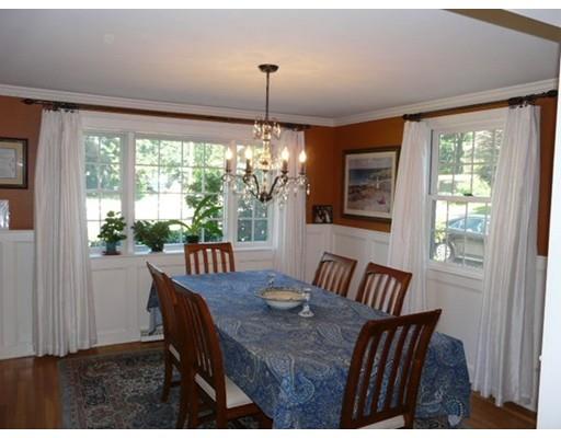 2 Pilgrim Road Chelmsford, MA 01824 - Photo 6 of 22 Gallery Image 6
