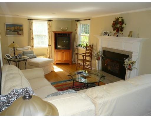 2 Pilgrim Road Chelmsford, MA 01824 - Photo 8 of 22 Gallery Image 8