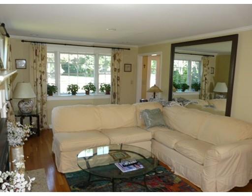 2 Pilgrim Road Chelmsford, MA 01824 - Photo 9 of 22 Gallery Image 9
