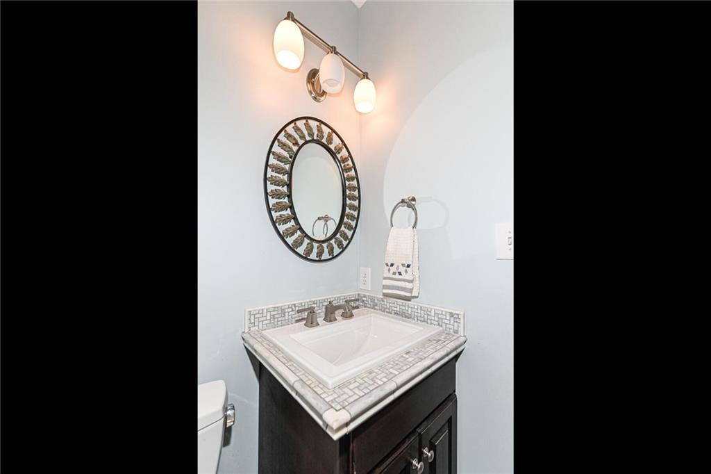 2023 Berry Road Greenwood, IN 46143 - Photo 20 of 48 Gallery Image 20