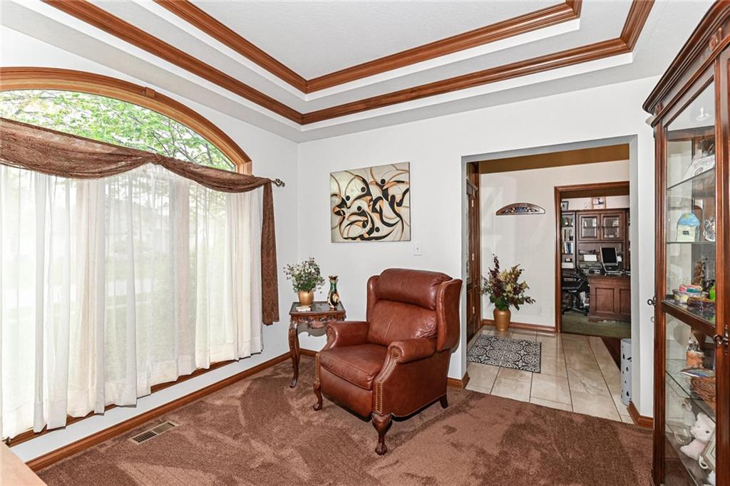 2023 Berry Road Greenwood, IN 46143 - Photo 6 of 48 Gallery Image 6