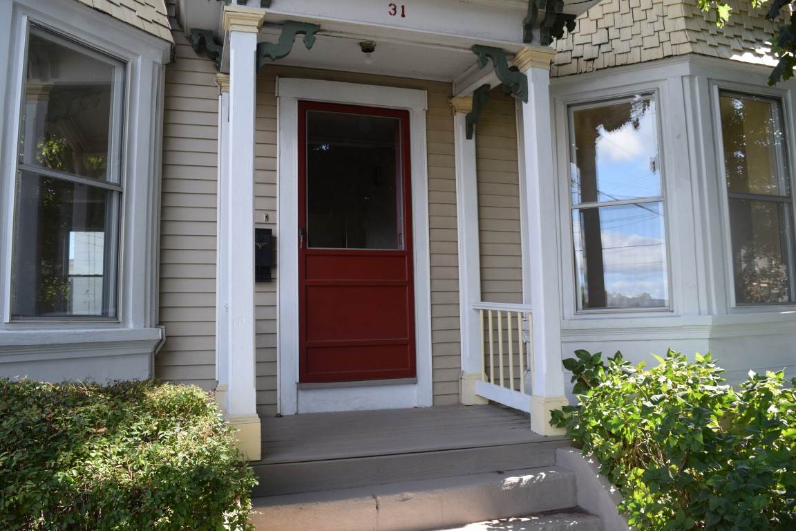 31 Summer Street Rochester, NH 03867 - Photo 3 of 28