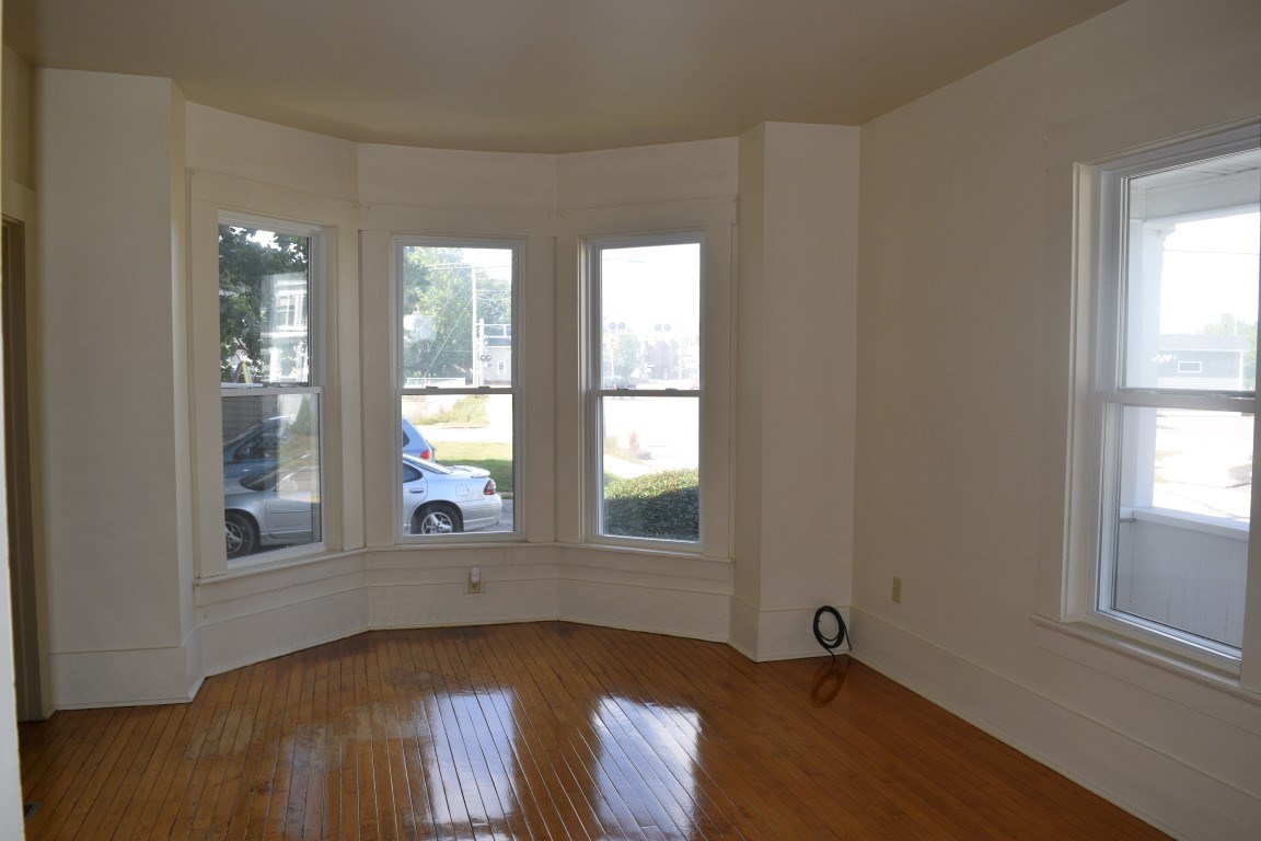 31 Summer Street Rochester, NH 03867 - Photo 4 of 28