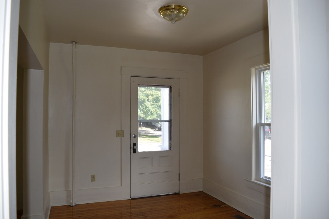 31 Summer Street Rochester, NH 03867 - Photo 5 of 28