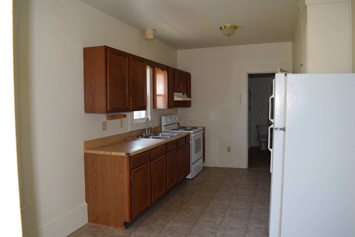 31 Summer Street Rochester, NH 03867 - Photo 6 of 28