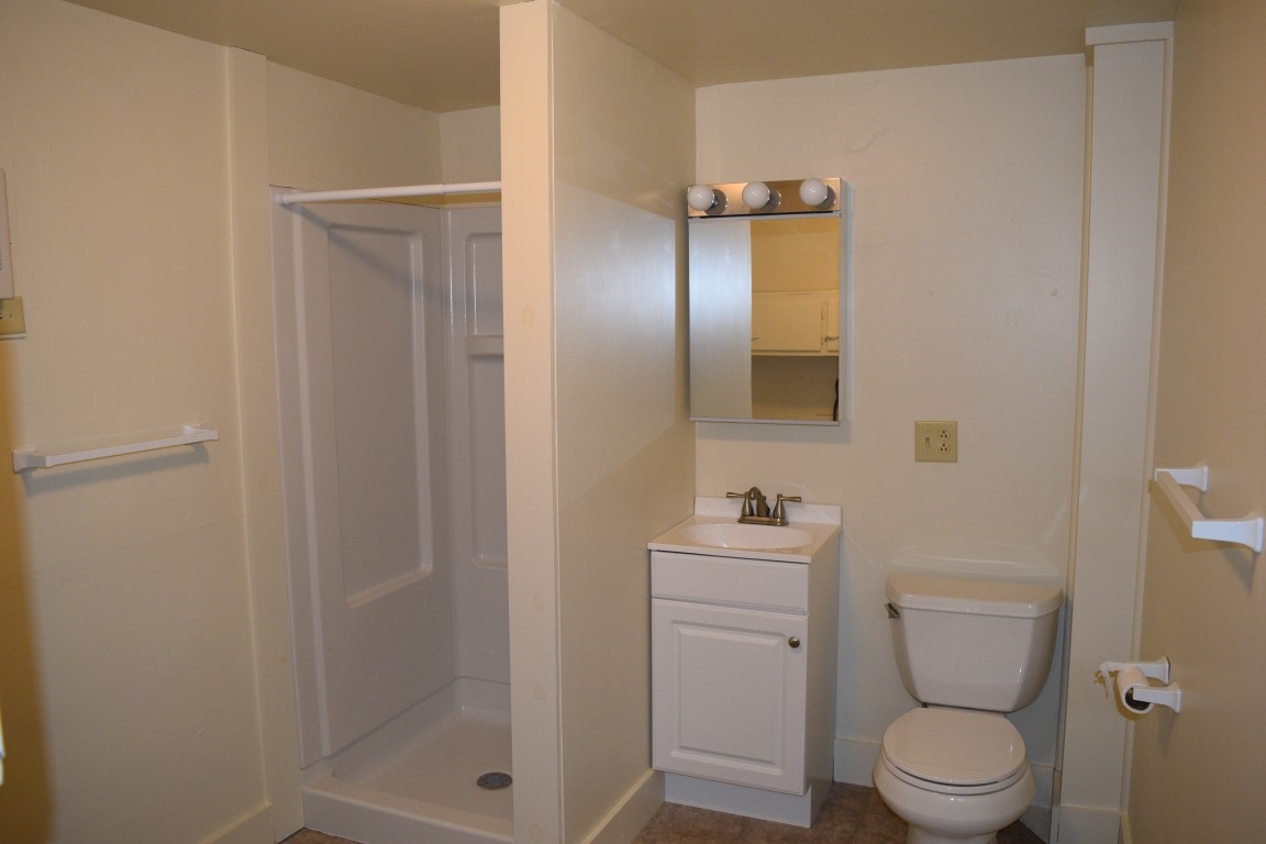 31 Summer Street Rochester, NH 03867 - Photo 8 of 28