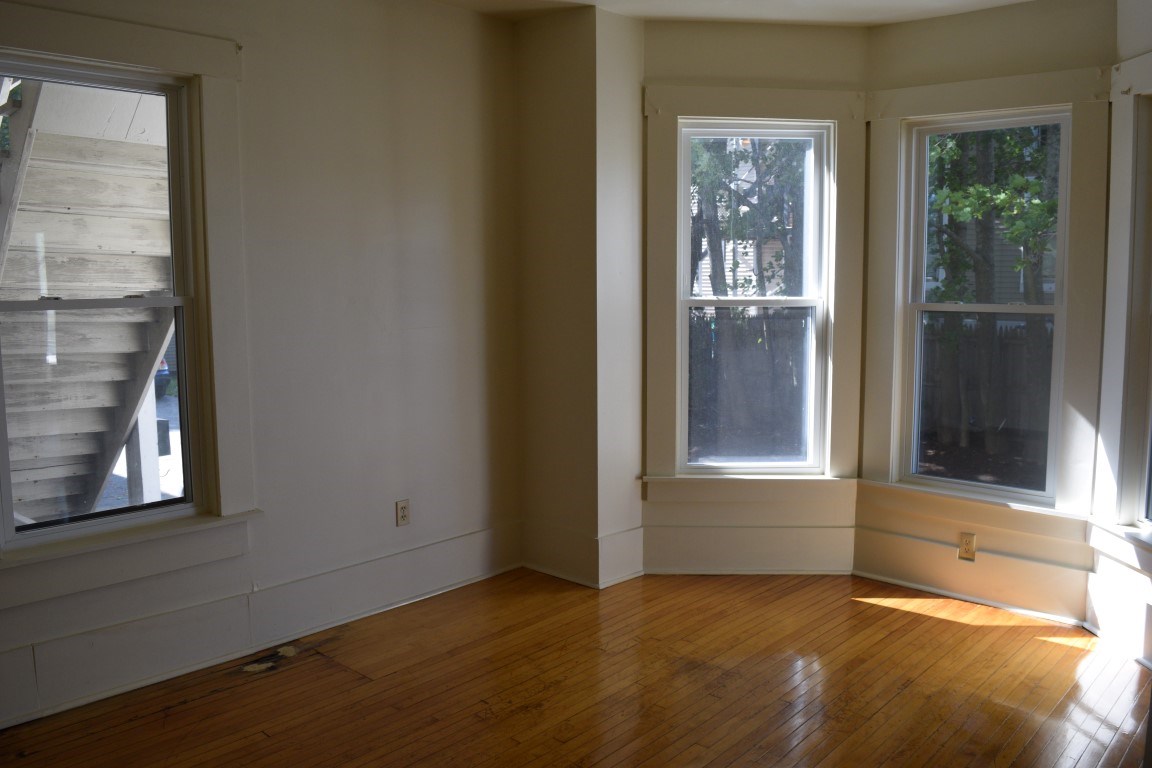 31 Summer Street Rochester, NH 03867 - Photo 9 of 28