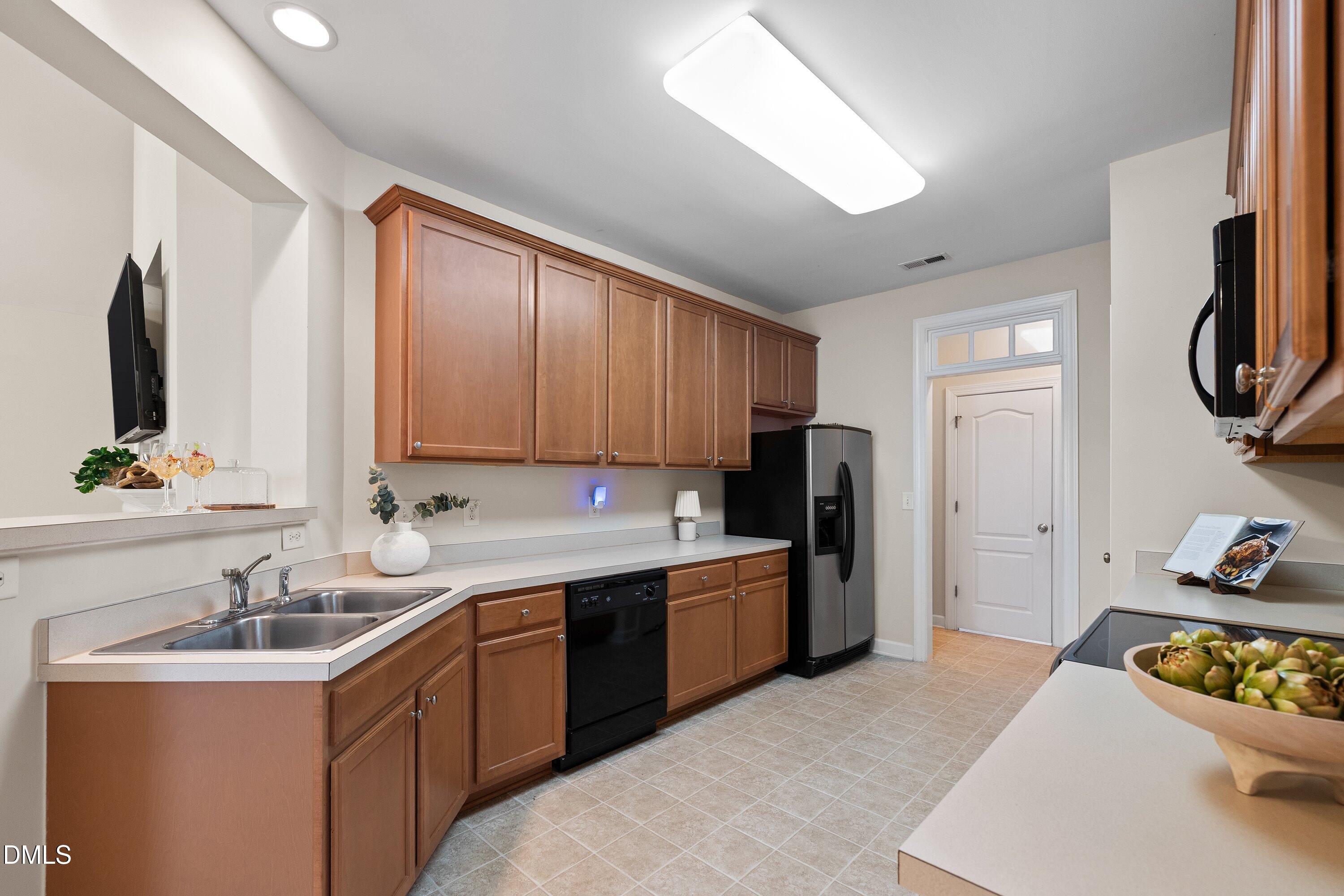 3414 Sunbright Lane Raleigh, NC 27610 - Photo 10 of 32 Kitchen