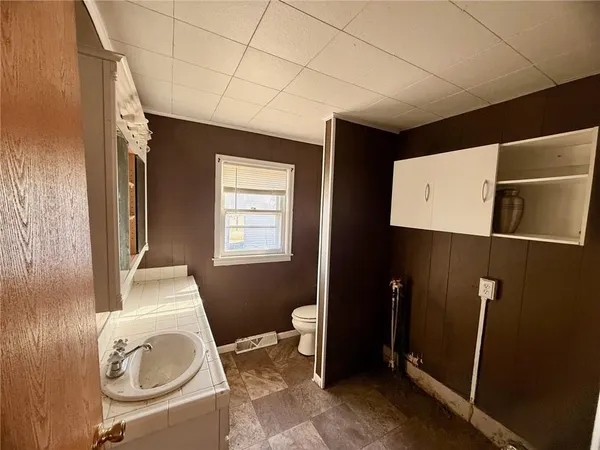 $89,900 | 416 South 5th Street, Hopkins, MO 64461
