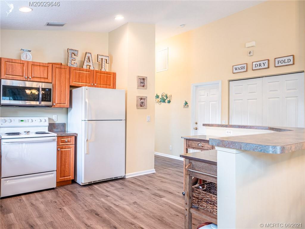 8902 Southwest Caprice Circle Stuart, FL 34997 - Photo 7 of 30 Gallery Image 7
