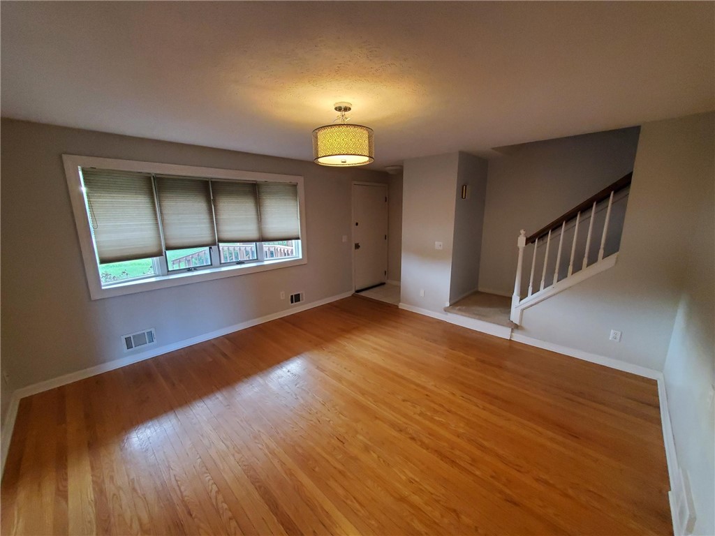 1148 Jackson Road Webster, NY 14580 - Photo 4 of 28